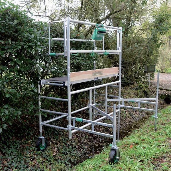 Echafaudage de jardin à pieds télescopiques - 3.25m haut. travail max